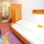 Krone 3* ماتري ام برينر