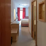 Otel Krone Matrei am Brenner