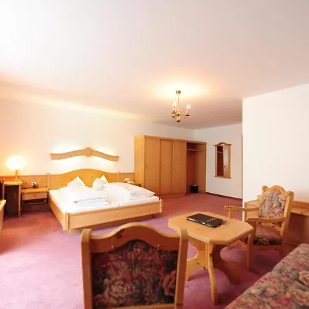 Otel Krone Matrei am Brenner
