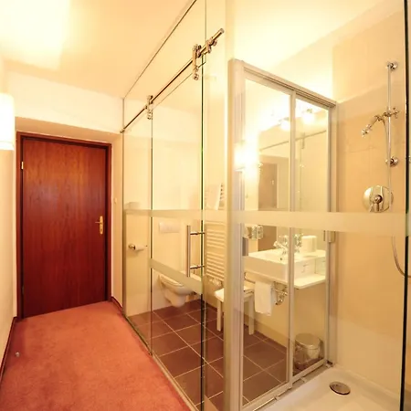 Krone Otel Matrei am Brenner